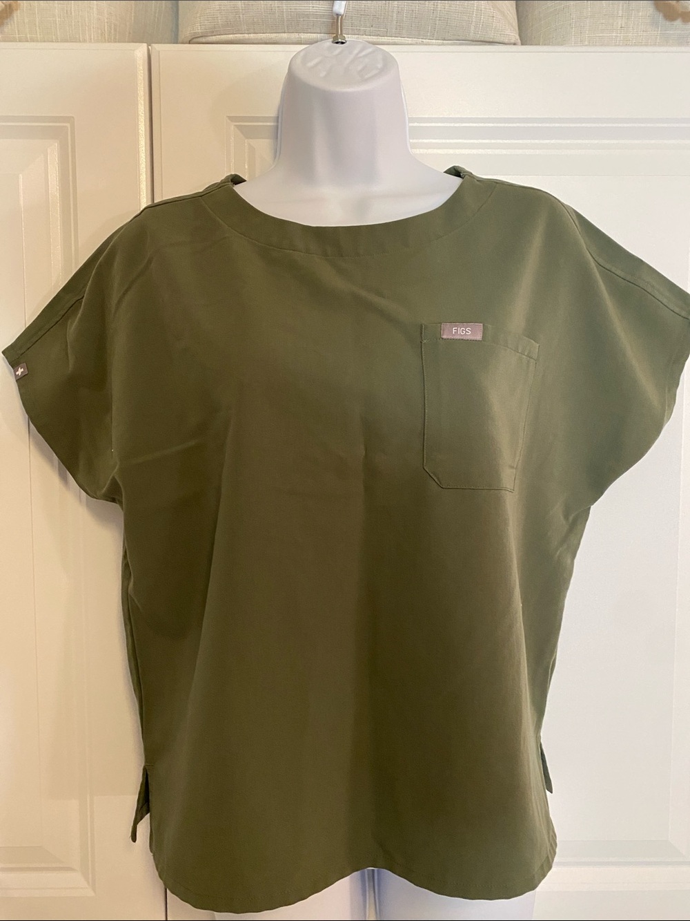 FIGS Olive Relaxed Short Sleeve Pocket Top